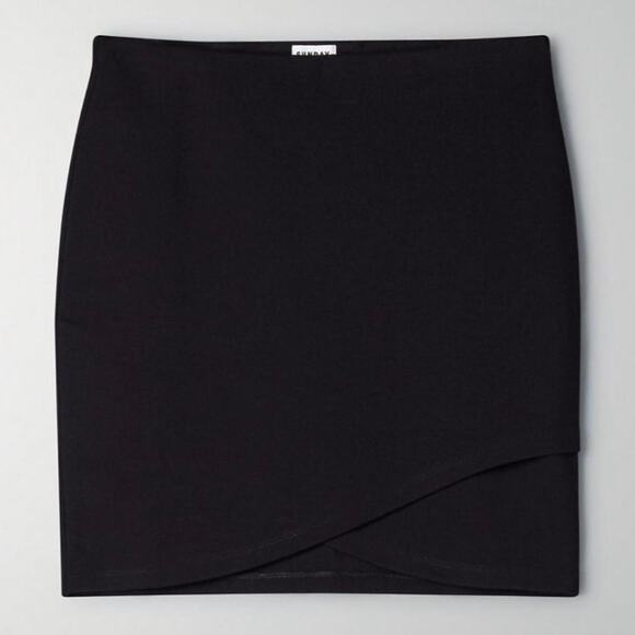 Aritzia Sunday Best Primrose Faux Wrap Pull On Mini Skirt Black Women's Size XXS - Picture 3 of 7